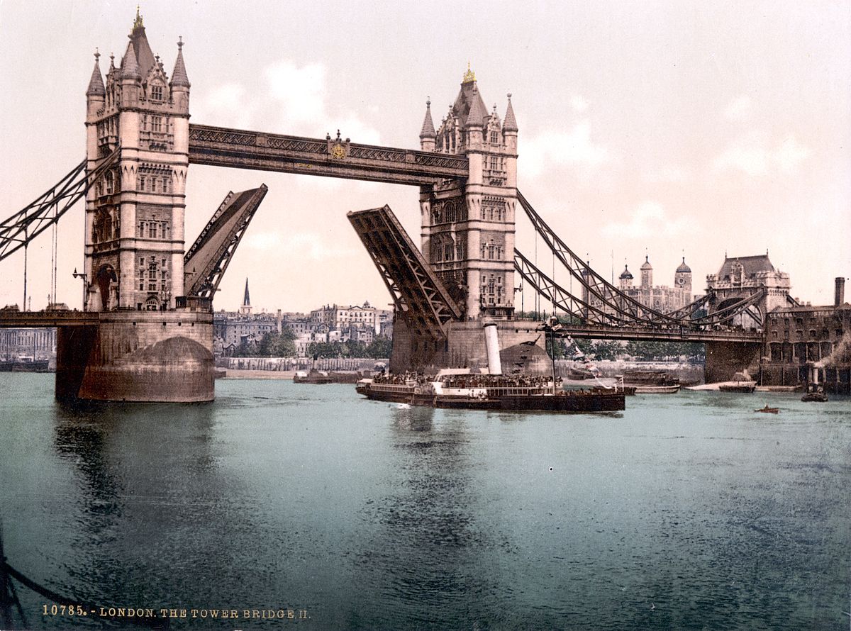 bateau a vapeur tower bridge